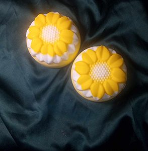 Buttermilk, lemon bath bar